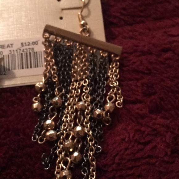 Earings - Picture 2 of 2